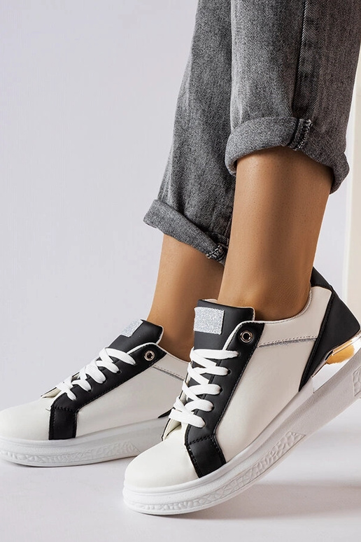 Schwarz-weiße Palais-Schuhe mit...