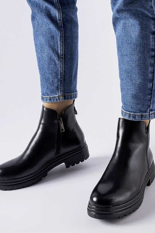 Schwarze isolierte Vinceza-Stiefel