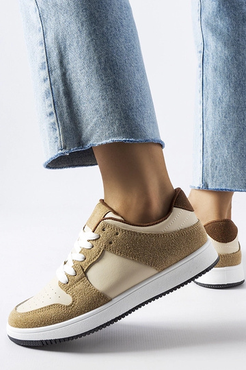 Beige Sneaker „Jacqueline“