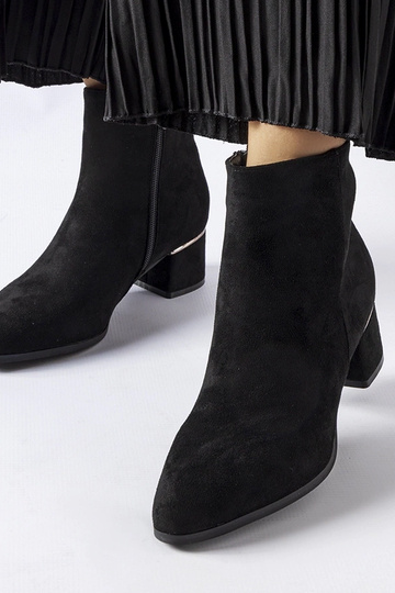 Schwarze Stiefeletten mit...