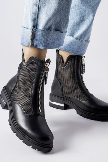 Schwarze durchbrochene...