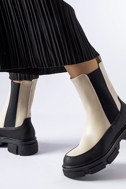 Beige und schwarze...