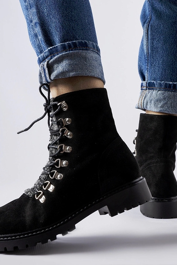 Schwarze Stiefeletten aus...