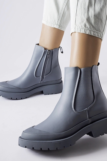 Detis graue Gummistiefel 2