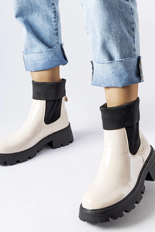 Beige Schlupfstiefel von Breolungi