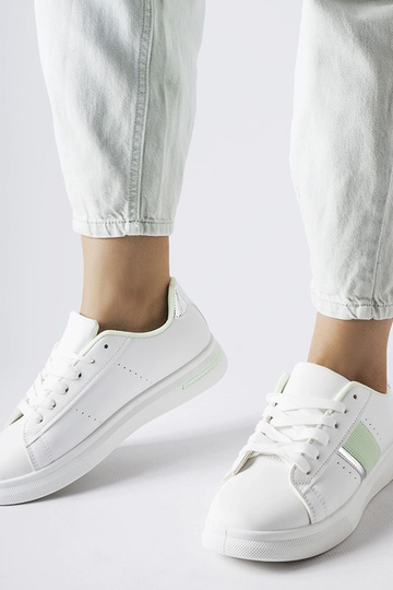 Weiße Sportschuhe mit...