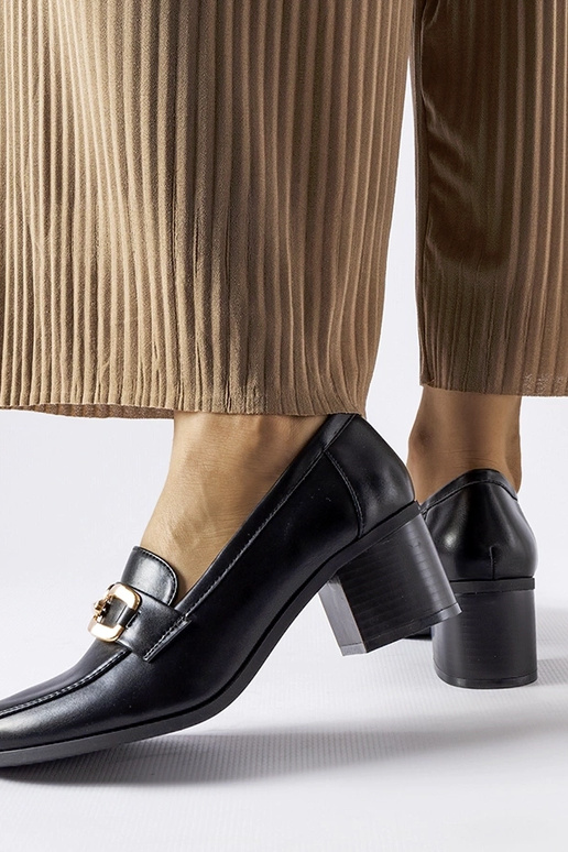 Schwarze klassische Loafer mit... Schwarze klassische Loafer mit...