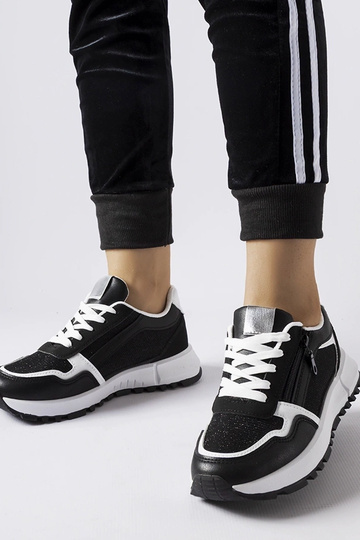 Schwarze dekorierte...