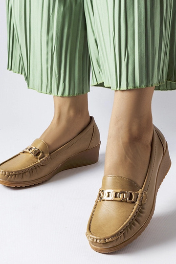 Braune Loafer mit Keilschnalle von Lerino