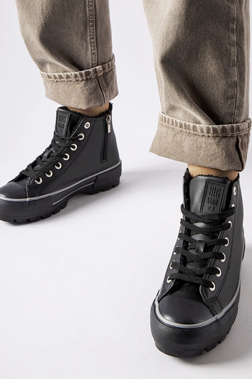Schwarze isolierte Sneakers Big Star MM274039 2
