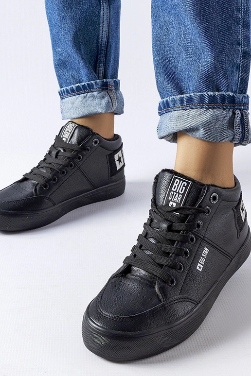 Schwarze isolierte Sneakers Big Star...