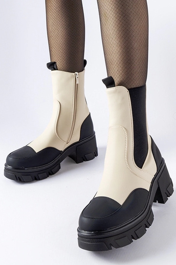 Beige und schwarze...