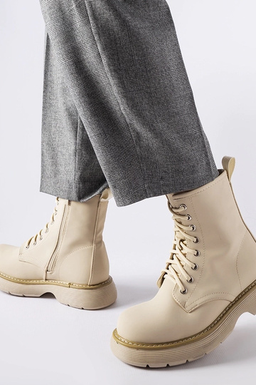 Beige klassische... 2