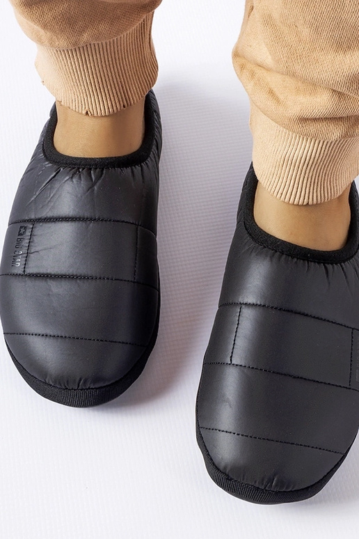 Schwarze isolierte Hausschuhe Big...