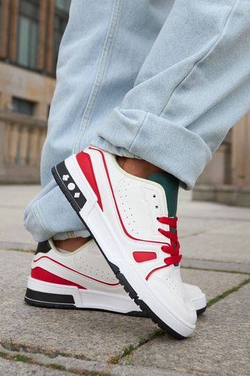 Archie – Rote und weiße Schuhe mit grüner Zunge 2