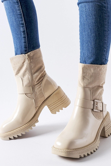 Beige Stiefeletten mit massivem Absatz von Castelvetrano