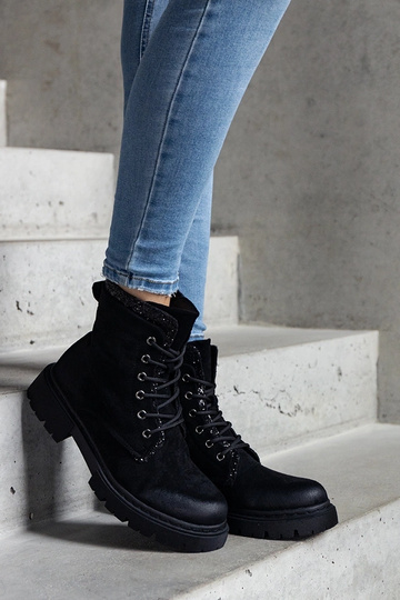 Schwarze Stiefeletten mit...