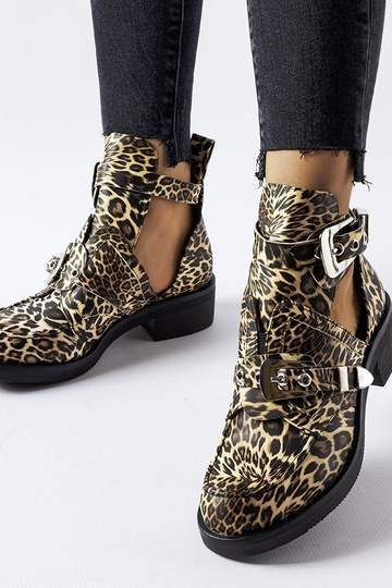 Stiefeletten mit Cut-outs...