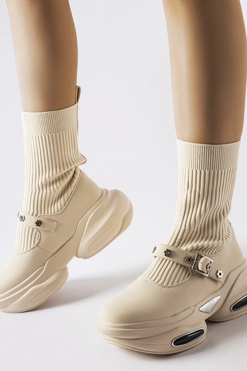 Cremefarbene Stiefeletten mit Sockenoberteil von Ivana