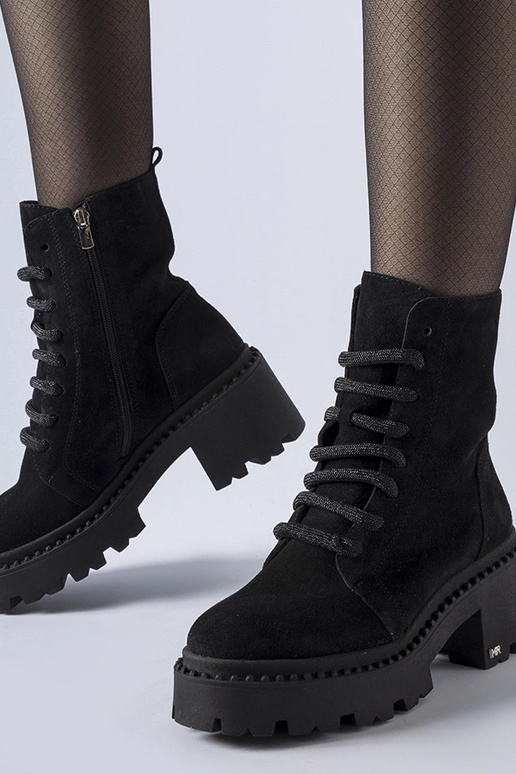 Schwarze winterliche Wanderschuhe mit...