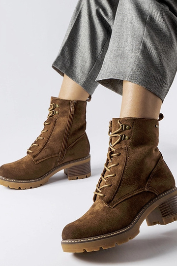 Braune Schnürstiefeletten...