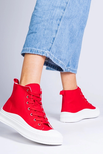 Rote Schuhe auf Plattform,... 2