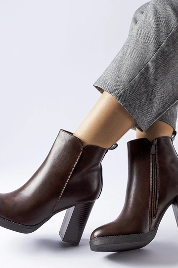 Braune Winterstiefel mit... 2