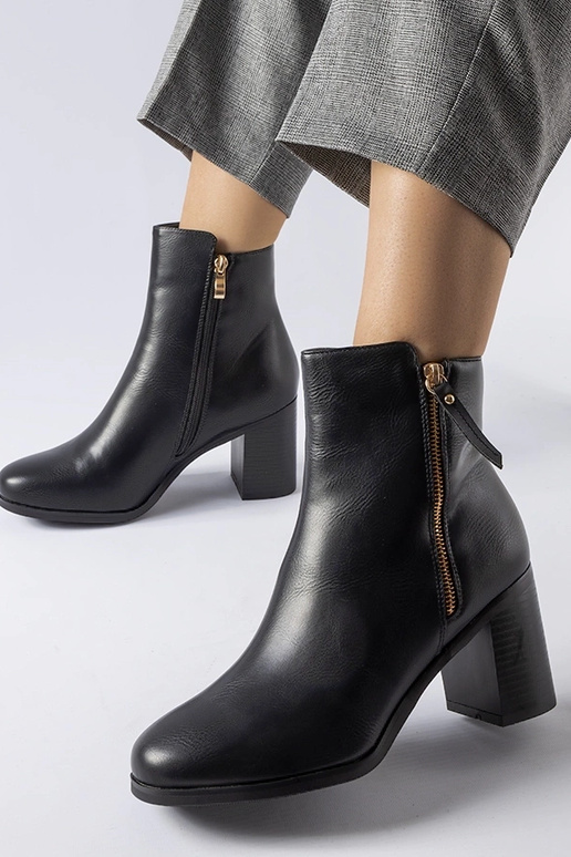 Schwarze isolierte klassische...