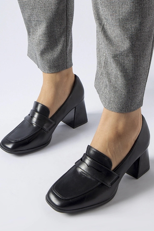 Schwarze Lackpumps Beroide