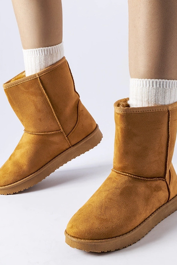 Karamellfarbene isolierte... 2