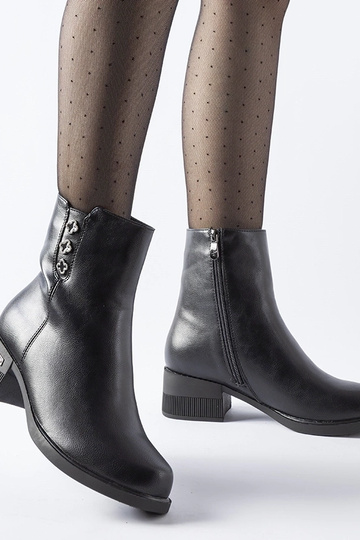 Schwarze gefütterte...