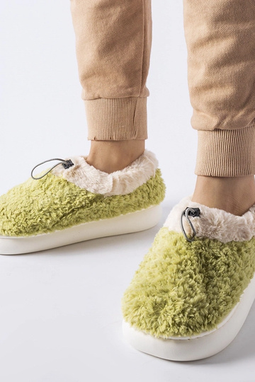 Grüne warme Hausschuhe mit...