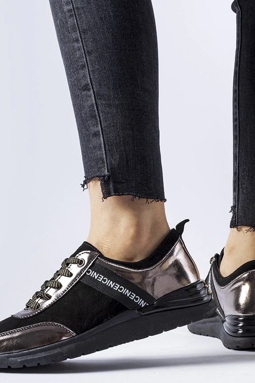 Schwarze und graue Ledersneaker von...