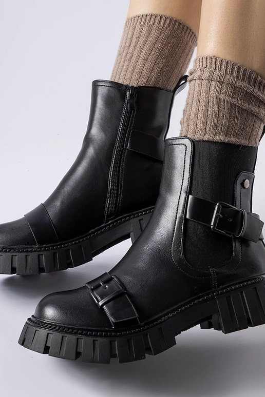 Schwarze Stiefeletten mit massiver...