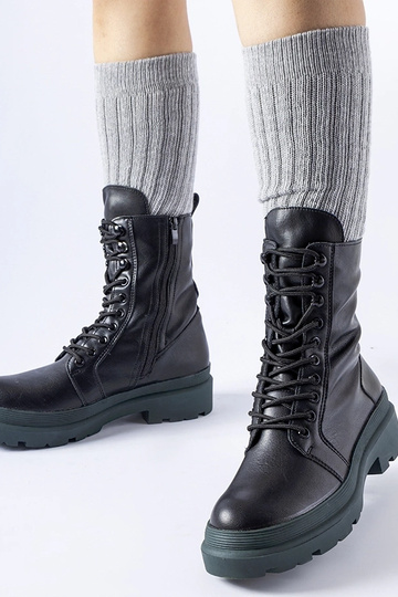 Schwarze Wanderstiefel mit...