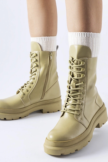Grüne flache Stiefel mit Zacharie-Schutz