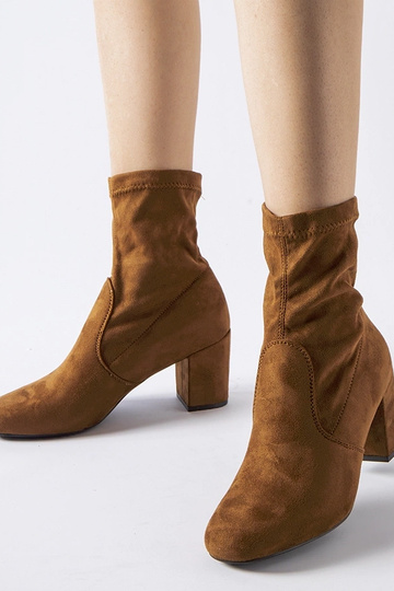 Braune Slip-On-Stiefeletten... 2