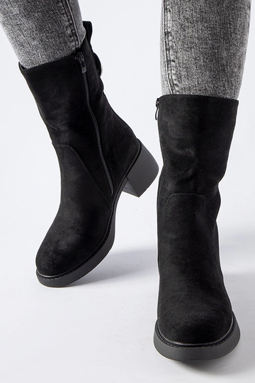 Schwarze Boots auf Absatz... 2