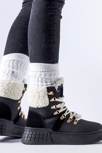 Schwarze Arbeiter auf einer... 2