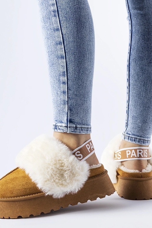 Braune Hausschuhe mit Gummizug und...