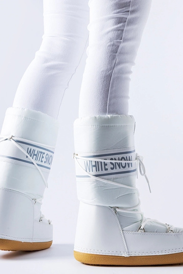 Weiße leichte gefütterte...