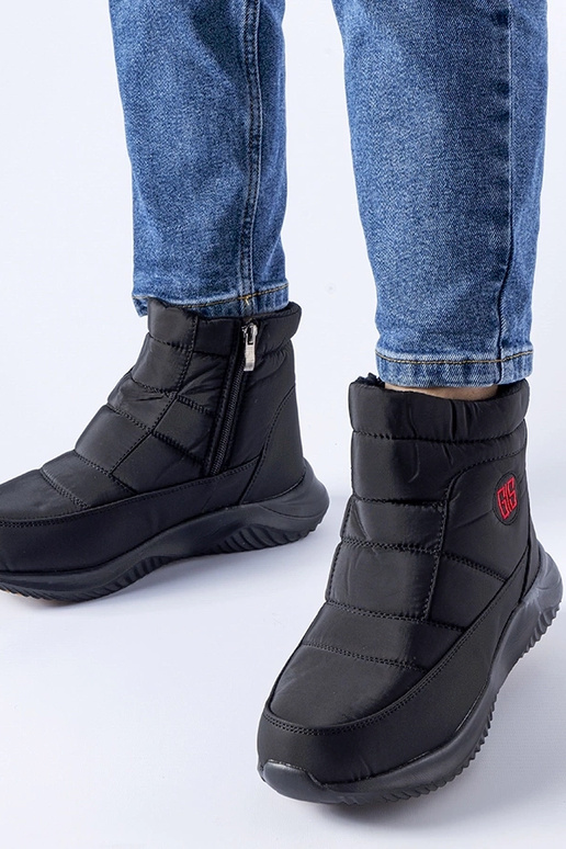 Schwarze, kurze, isolierte...