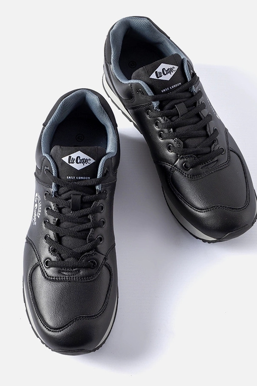 Schwarze Herrenschuhe von Lee Cooper...