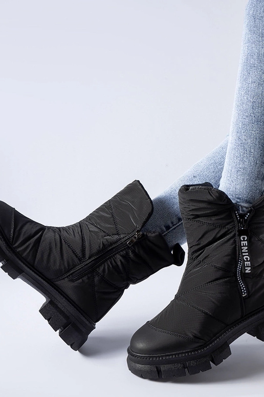 Schwarze gefütterte gesteppte...