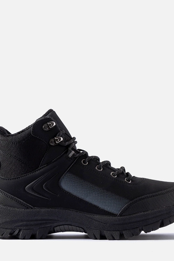 Schwarze gefütterte Schuhe...