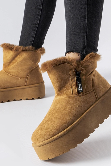 Braune Schneestiefel auf... 2