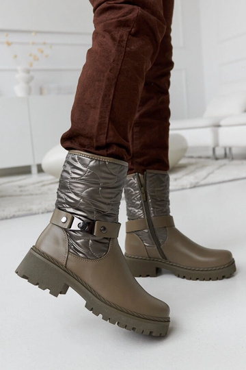 Grüne isolierte Stiefeletten mit dekorativem Riemen Lido