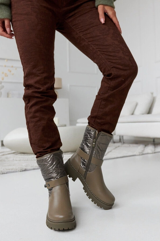 Grüne isolierte Stiefeletten mit...