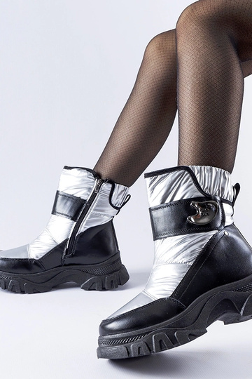 Isolierte Schneestiefel...