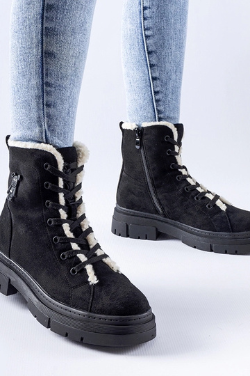 Schwarze isolierte Schuhe aus Kunstwildleder Pompei